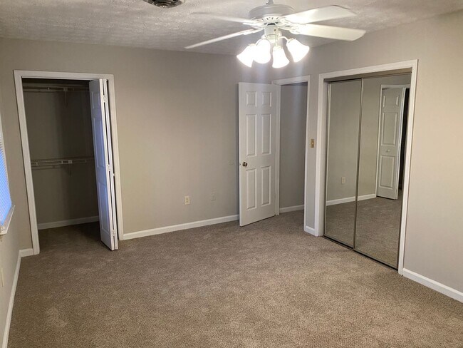 Building Photo - Townhome Available @ Sweetwater Condos!