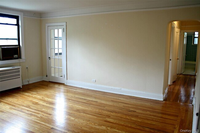 Building Photo - 11 Greenridge Ave