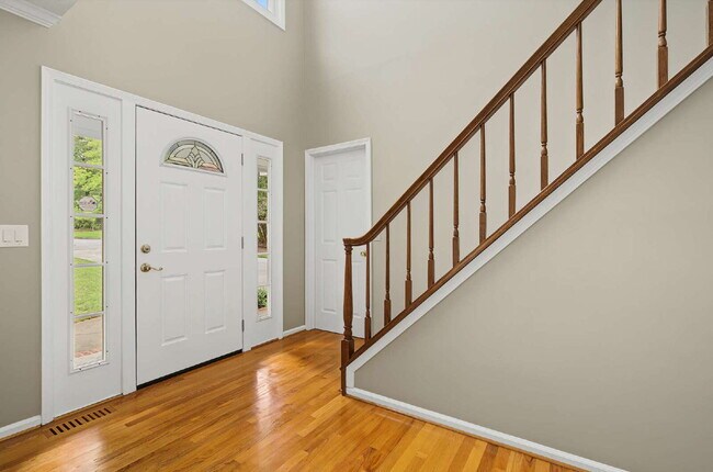 Building Photo - Spacious 4-Bed Oasis with Basement in Cary