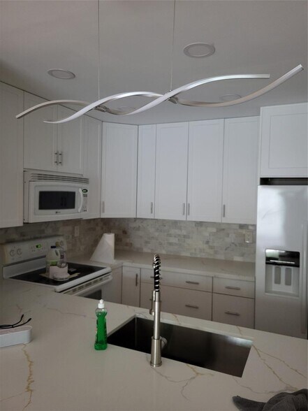 Building Photo - 4145 NW 90th Ave