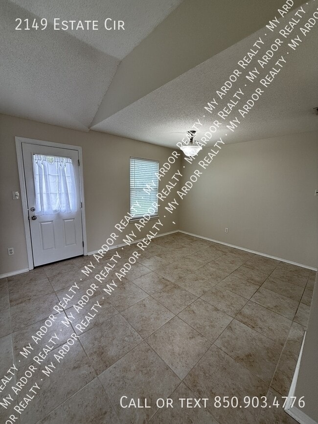 Building Photo - 2149 Estate Cir