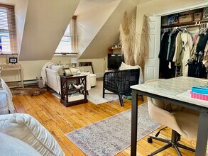 Building Photo - 32 Irving St