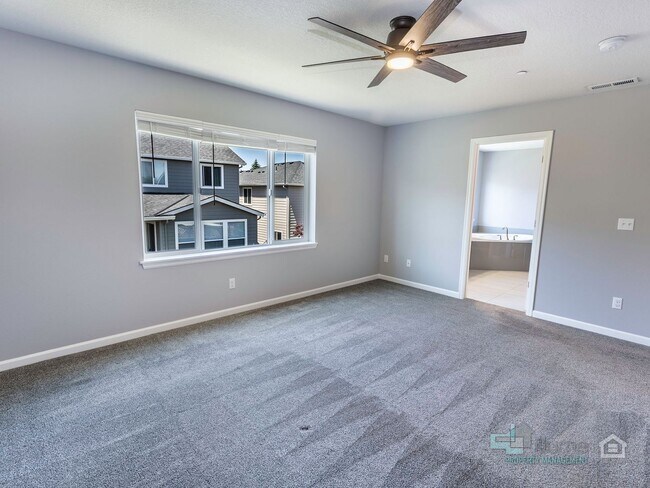 Building Photo - Spacious 4 Bedroom Home with Solar Power Near Cooper Mountain Nature Park