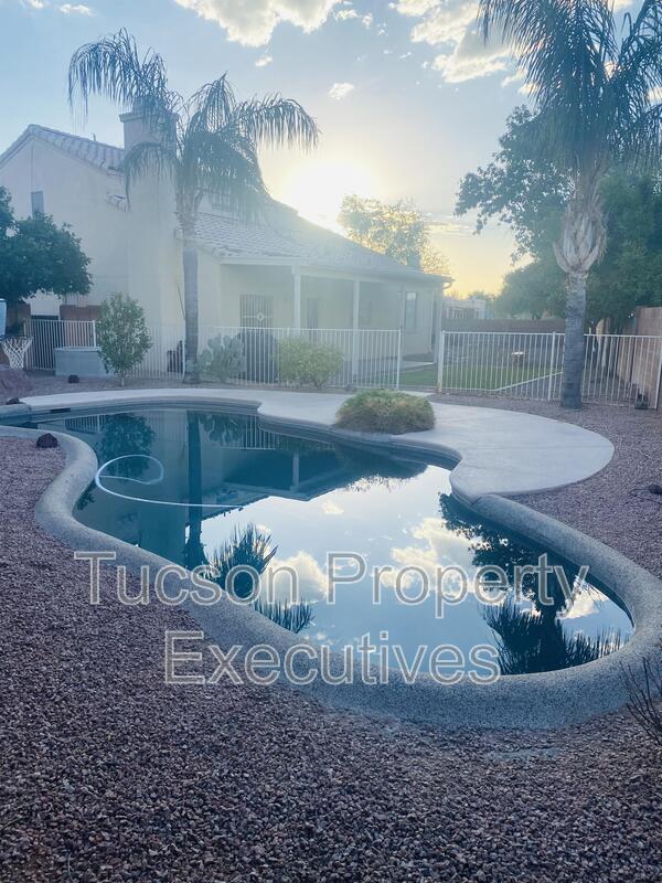 Building Photo - 9599 N Crestone Dr