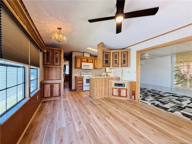 Building Photo - 10851 S Ocean Dr