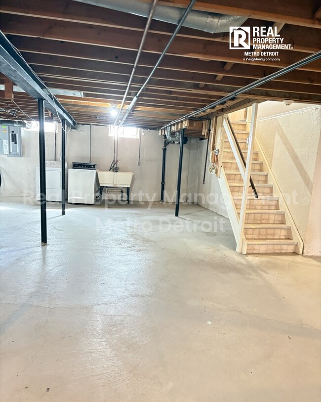 Building Photo - 2651 Arrowhead Dr
