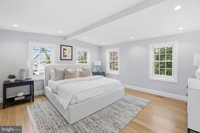 Building Photo - 3418 Reservoir Rd NW