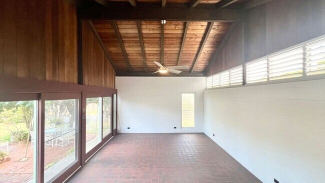 Building Photo - 156-B N Kalaheo Ave