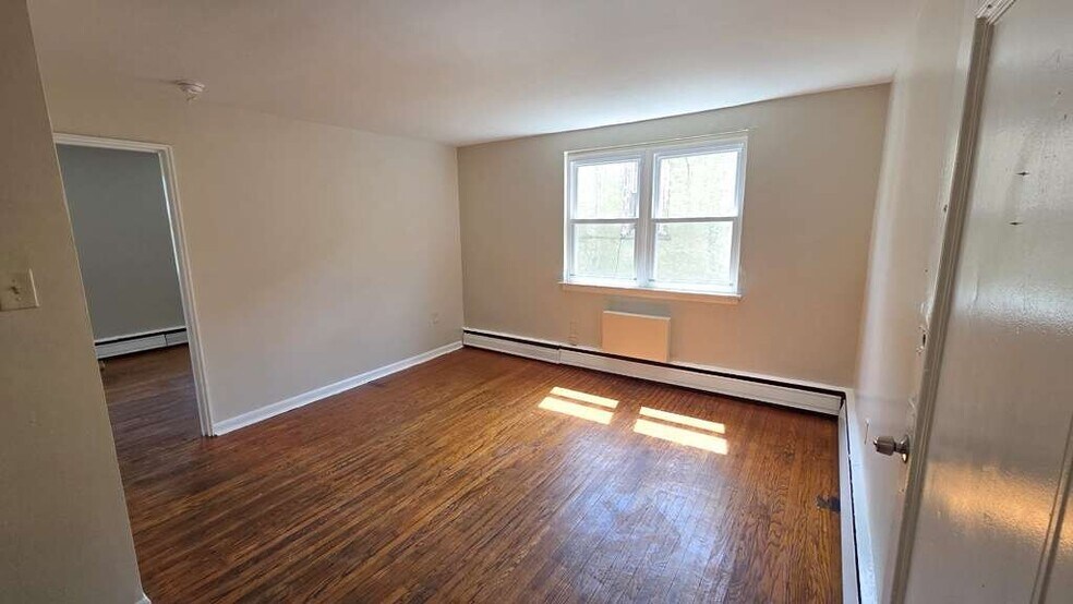 Building Photo - 5846 N Marvine St