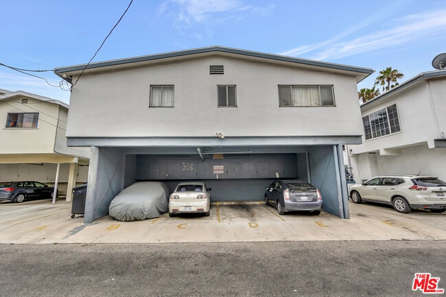 Building Photo - 4035 Inglewood Blvd