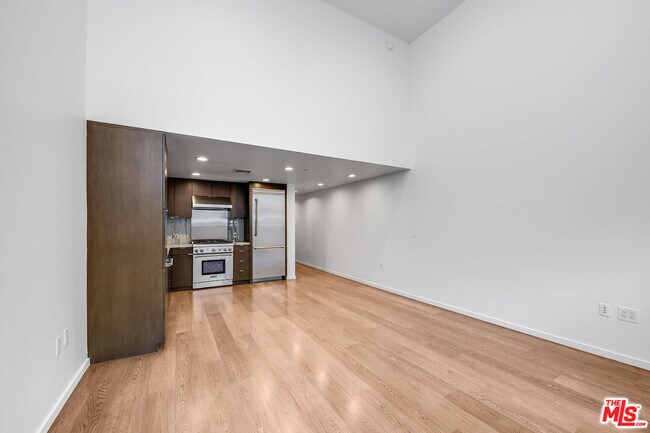 Building Photo - 1705 Ocean Ave