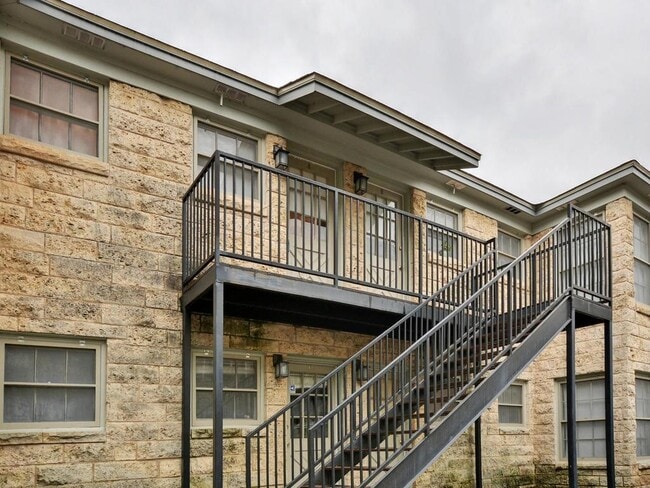 Building Photo - 2102 Enfield Rd