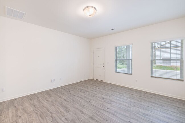 Building Photo - 451 Kinnerton Pl