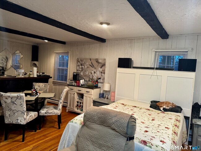 Building Photo - 6 Redcoat Ln