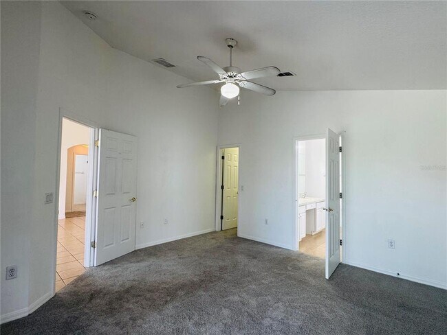 Building Photo - 4795 Cumbrian Lakes Dr