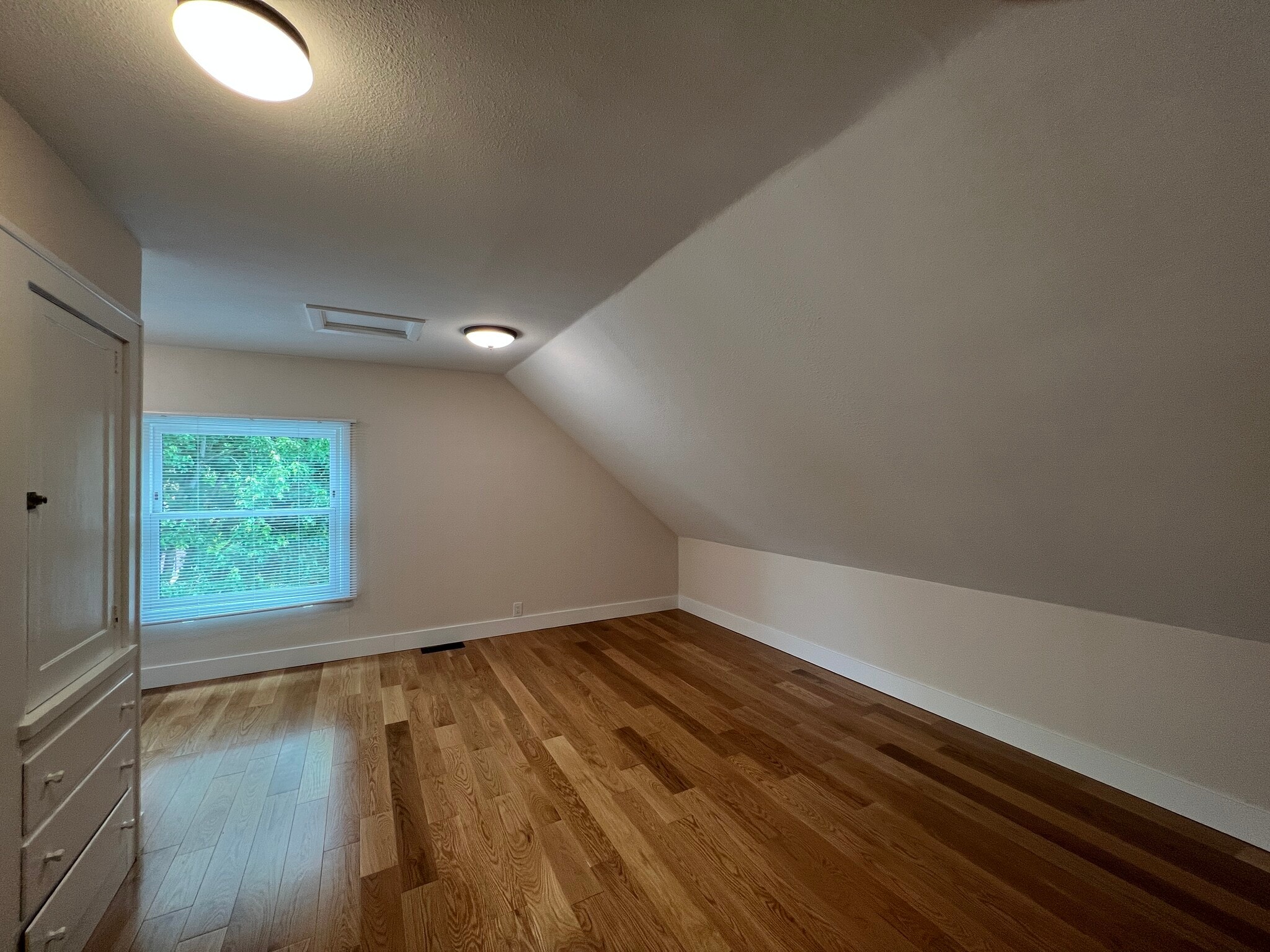 Building Photo - 2537 SE 33rd Pl