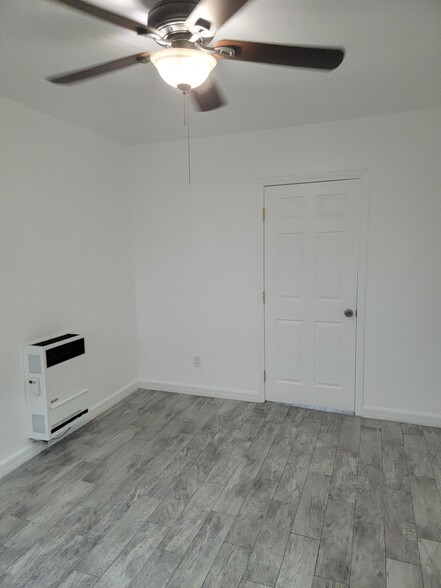 Living room - 1929 Vesta St