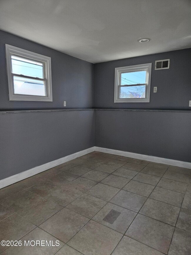 Building Photo - 118 Walnut Dr