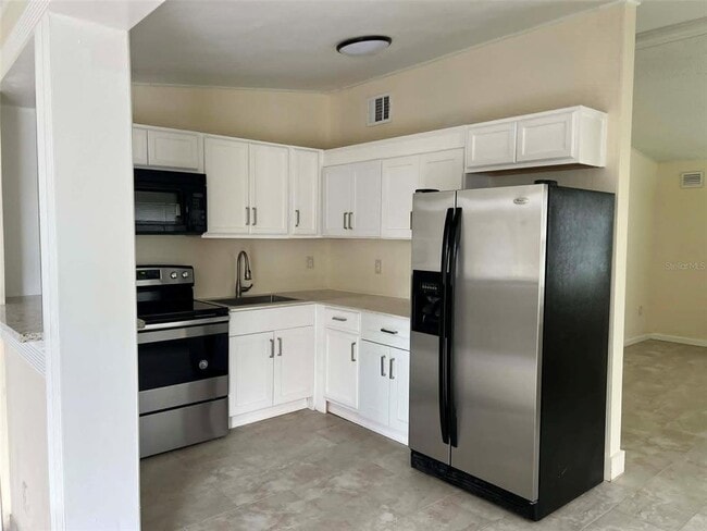 Building Photo - 682 Walkup Dr