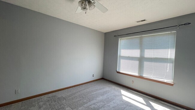 Building Photo - 2417 Depauw Dr