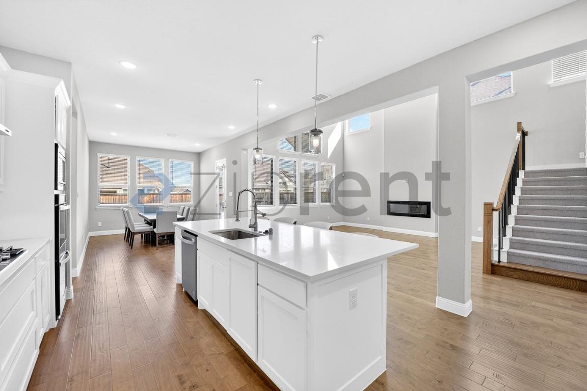 Building Photo - 7530 Sanctuary Dr