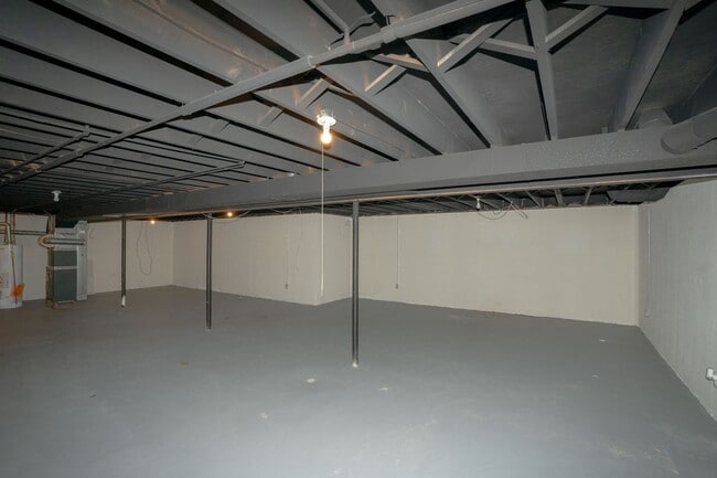 Building Photo - Got to see!  Two bedroom brick ranch style condo in Clinton Twp