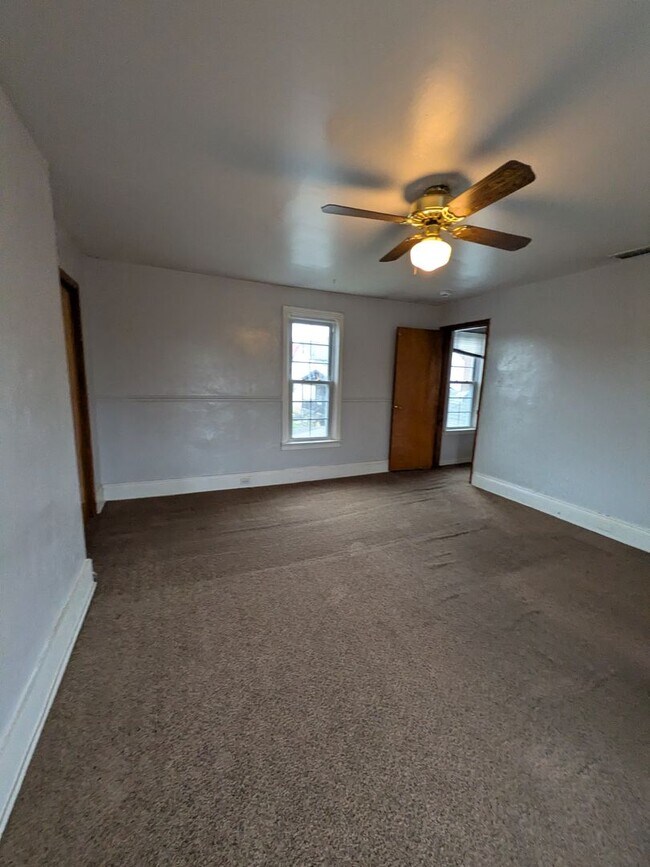 Building Photo - 725 Chartiers St