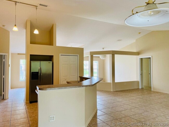 Building Photo - 5952 NW Baynard Dr