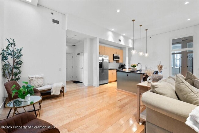 Building Photo - 509 Bogart Pl