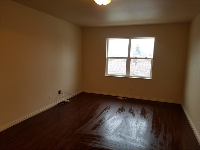 Building Photo - 336 N Maybell Ave