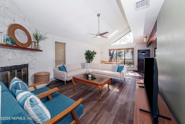 Building Photo - 506 Cali Dr