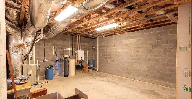 Building Photo - Fairview Long Term Rental!