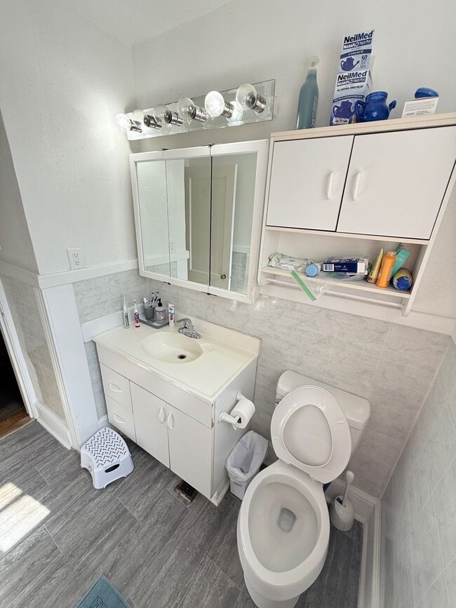 Building Photo - 2BR Normaltown Home