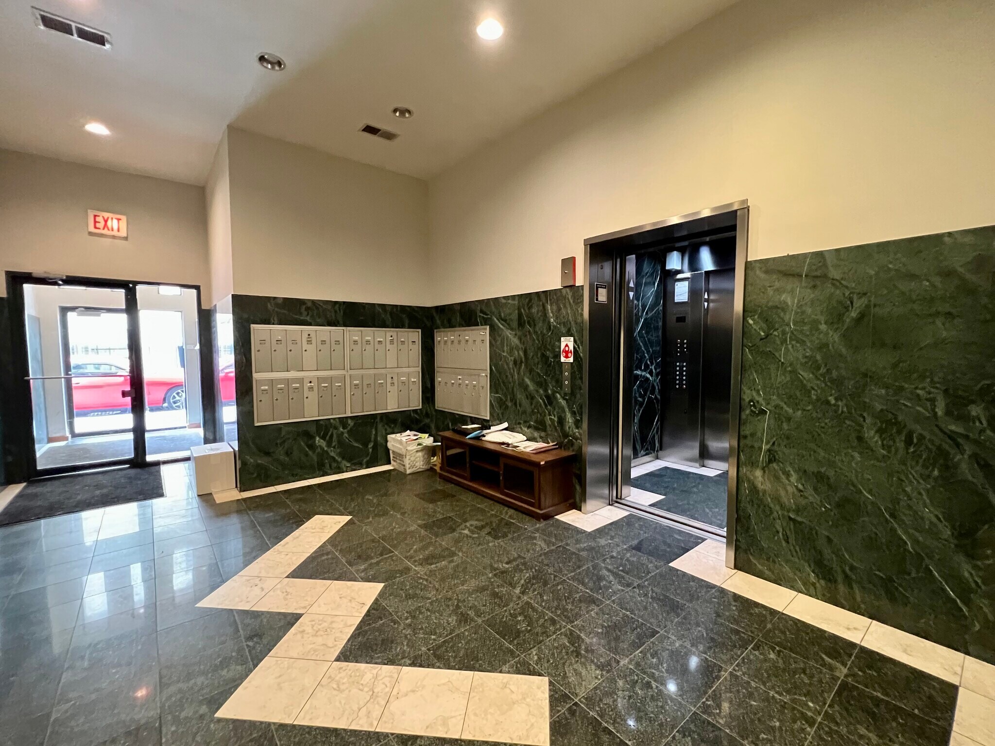 Building Photo - 1178 N Milwaukee Ave