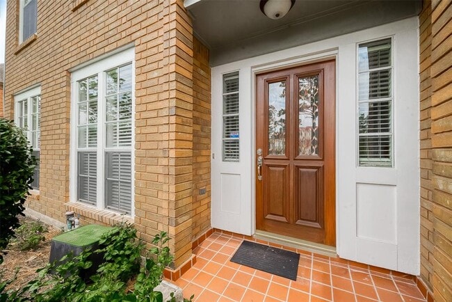 Building Photo - 2112 Limrick Dr