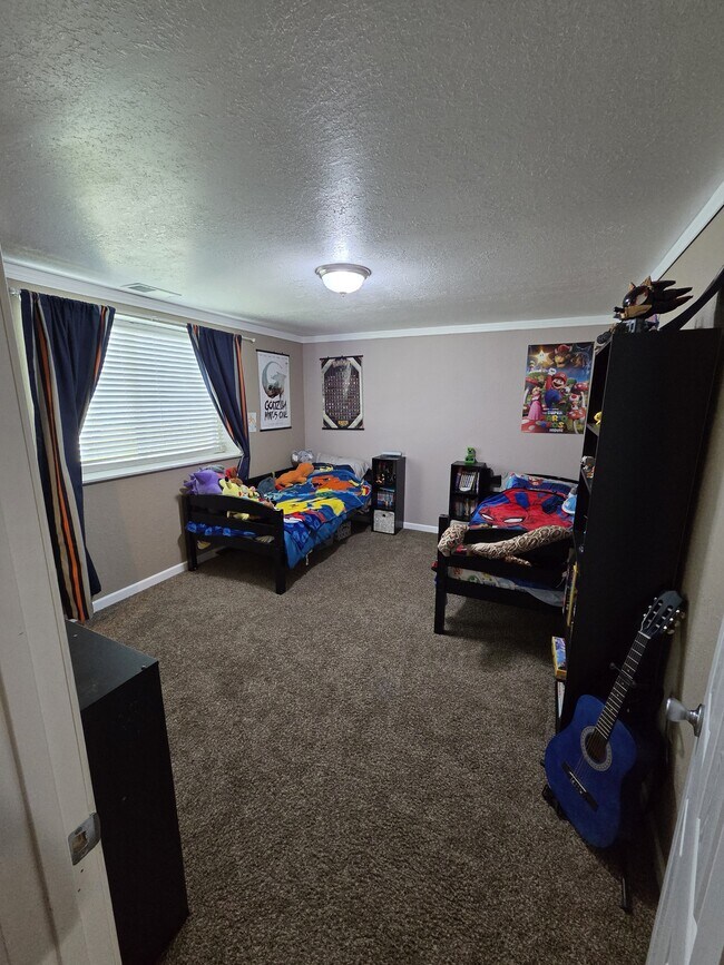 Building Photo - 4121 Mockingbird Ln