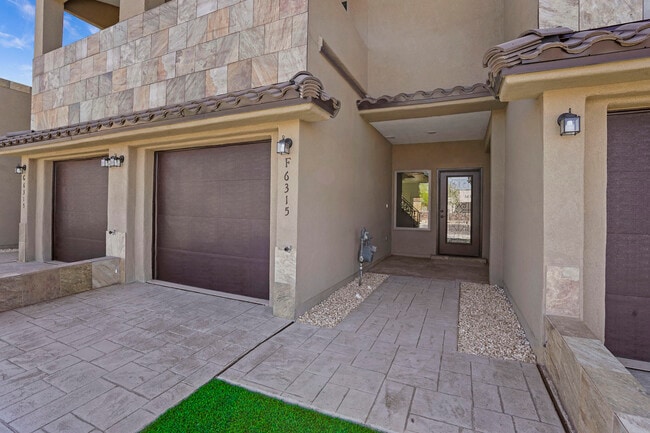 Building Photo - 6315 Escondido Dr