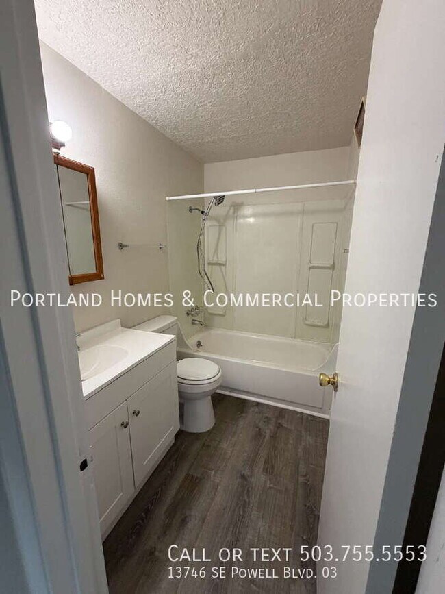 Building Photo - 13746 SE Powell Blvd