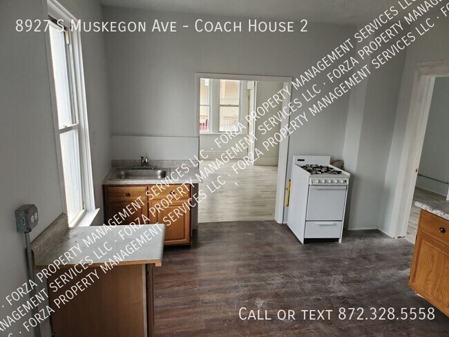 Building Photo - 8927 S Muskegon Ave