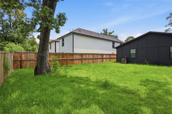 Building Photo - 8209 Richland Dr