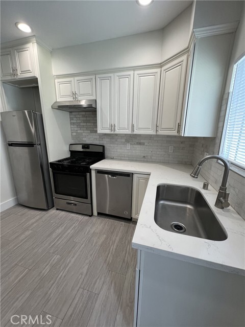 Building Photo - 460 Arnaz Dr
