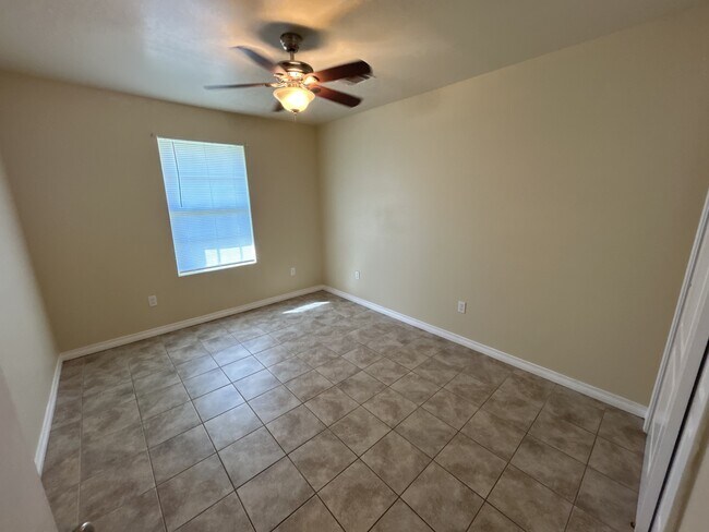 Building Photo - 3301 Pecan Dr