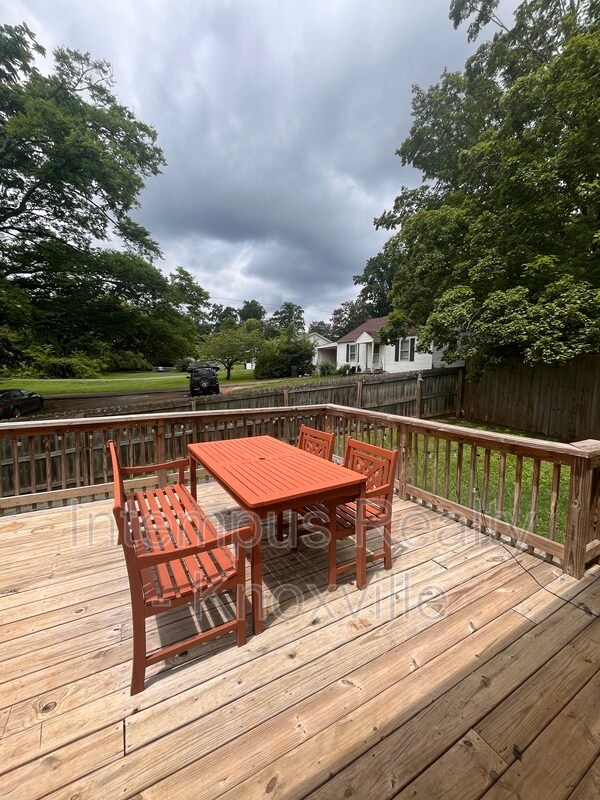 Building Photo - 1333 Willmann Ln