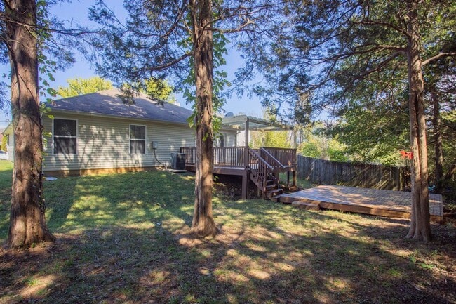 Building Photo - 5248 Sunsail Dr