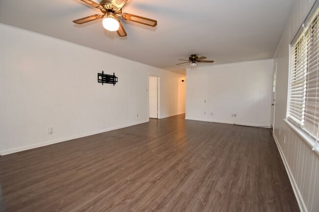 Building Photo - 3 Bedroom 2 Bath Home in Ruston