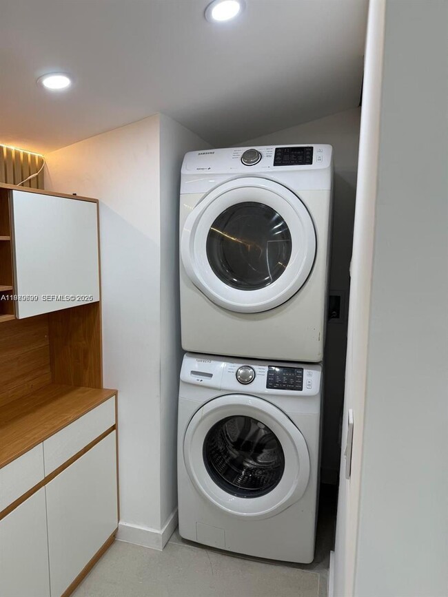 Building Photo - 401 NW 131st St