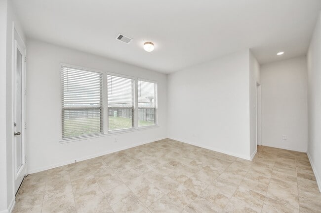 Building Photo - 25430 King Reyes St