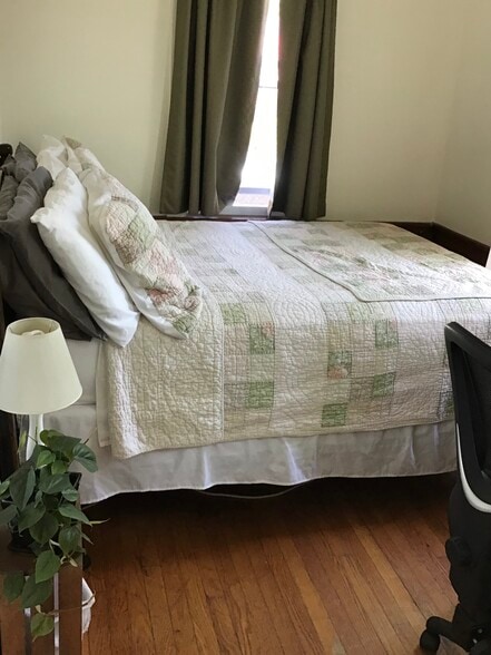 Front Bedroom - 14 Weymouth St.