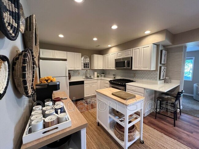 Building Photo - 3417 122nd Pl NE