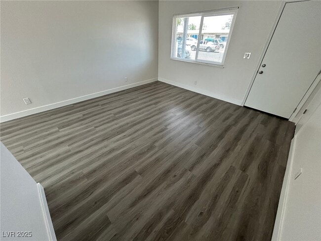 Building Photo - 820 Carpenter Dr